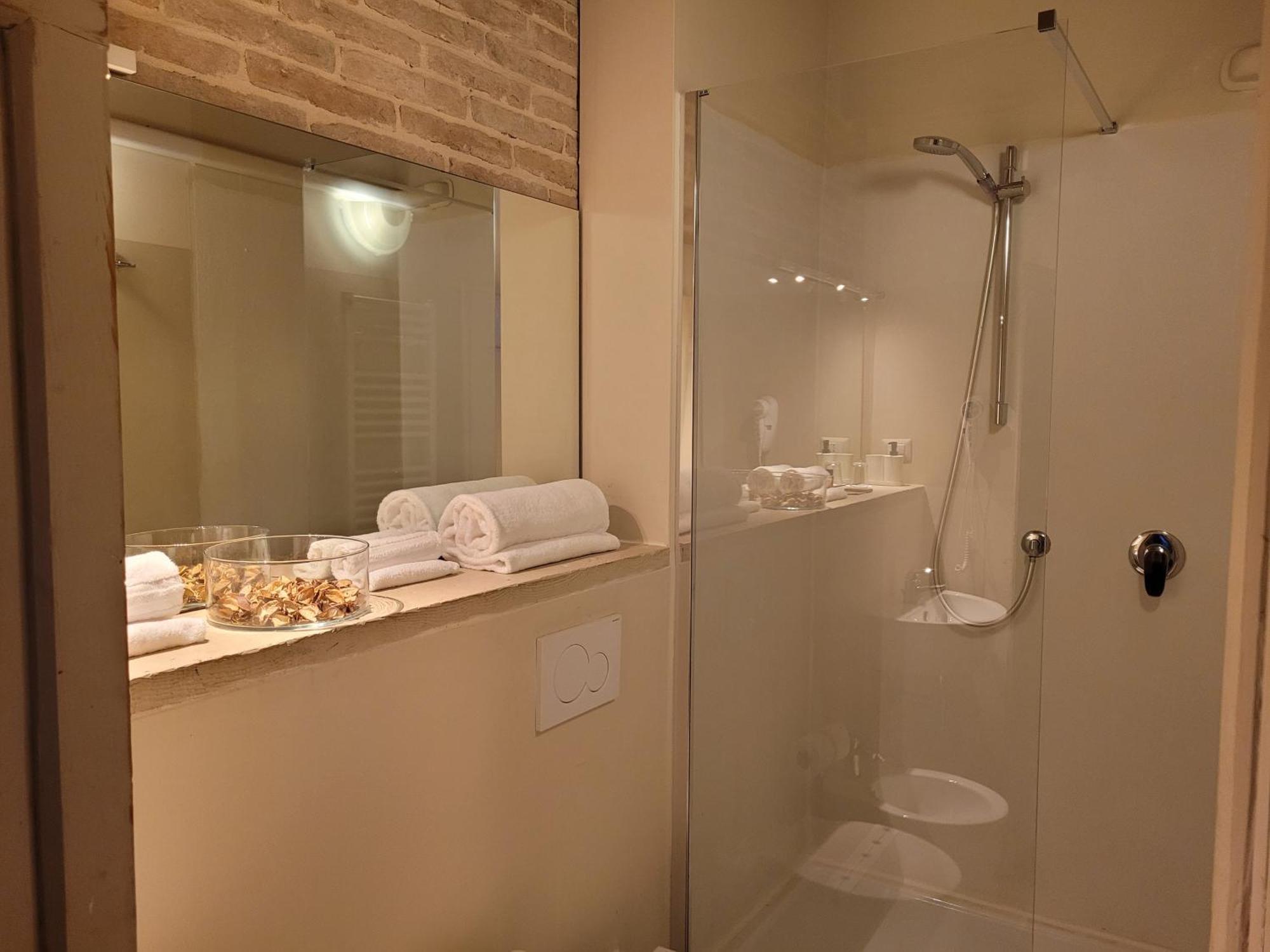 Relais Casetta56 ลูโก ภายนอก รูปภาพ